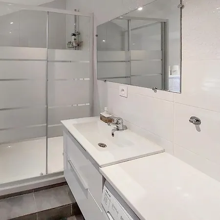 Appartement Stunning In With Kitchen